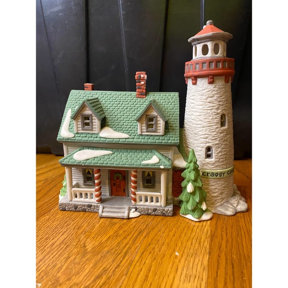 Department 56 Heritage Village Collection Craggy Cove Lighthouse WORKS - Picture 4 of 8